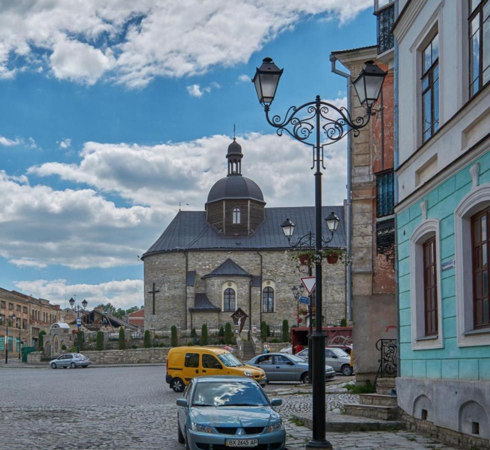 Квартира В Центрі Старого Міста З Окремим Входом Kamianets-Podilskyi Exterior foto
